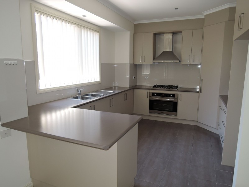 2/5 Vassar Court, Truganina VIC 3029