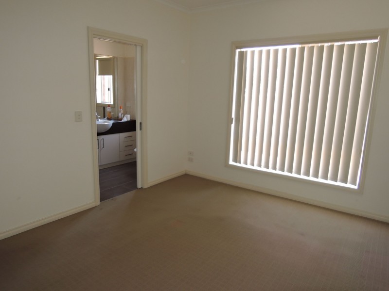 2/5 Vassar Court, Truganina VIC 3029