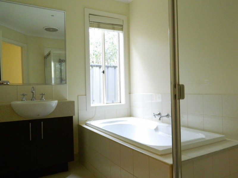 6 Hiltaba Walk, Tarneit VIC 3029