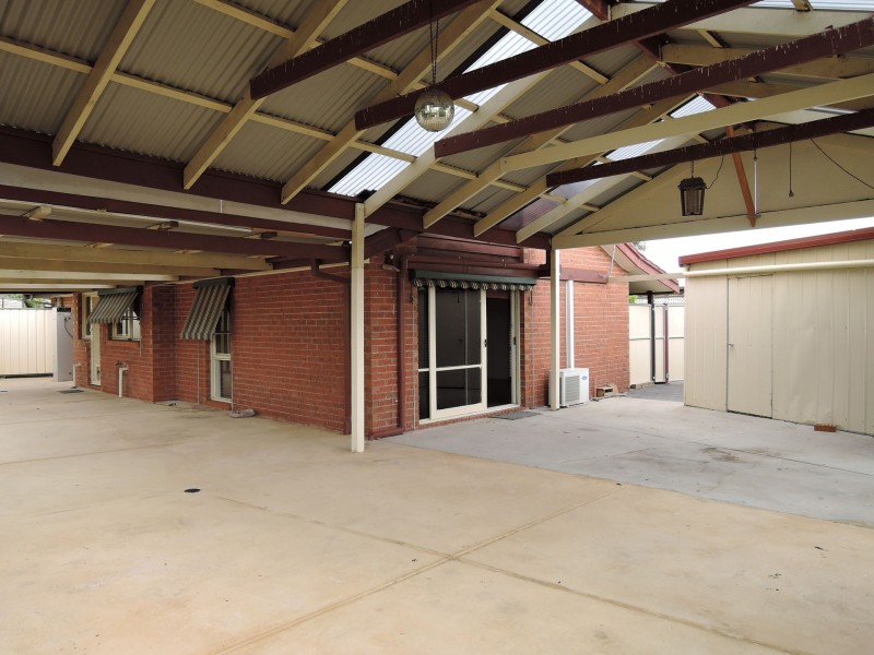 20 Bower Drive, Werribee VIC 3030