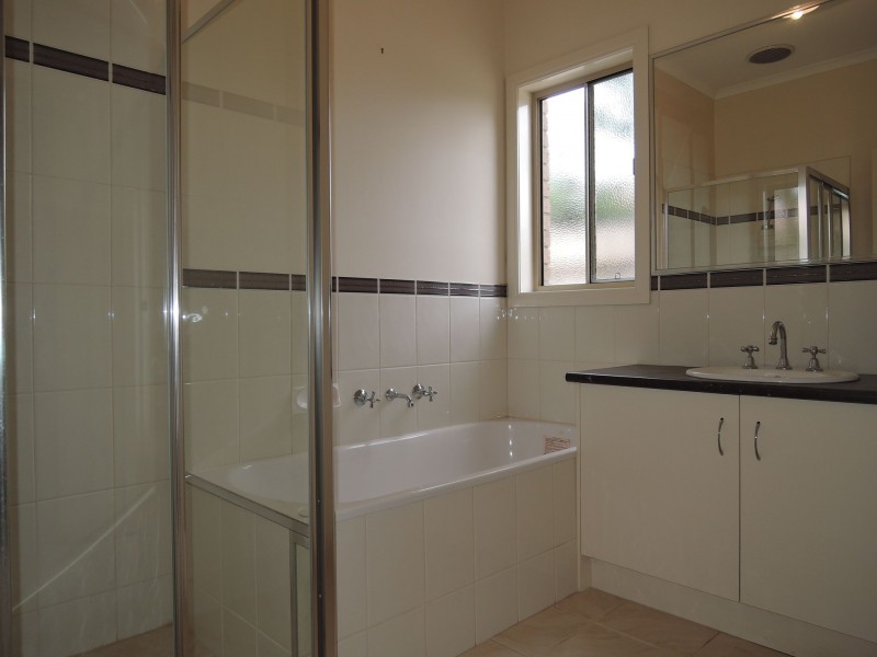 2/20 Anglia Court, Werribee VIC 3030