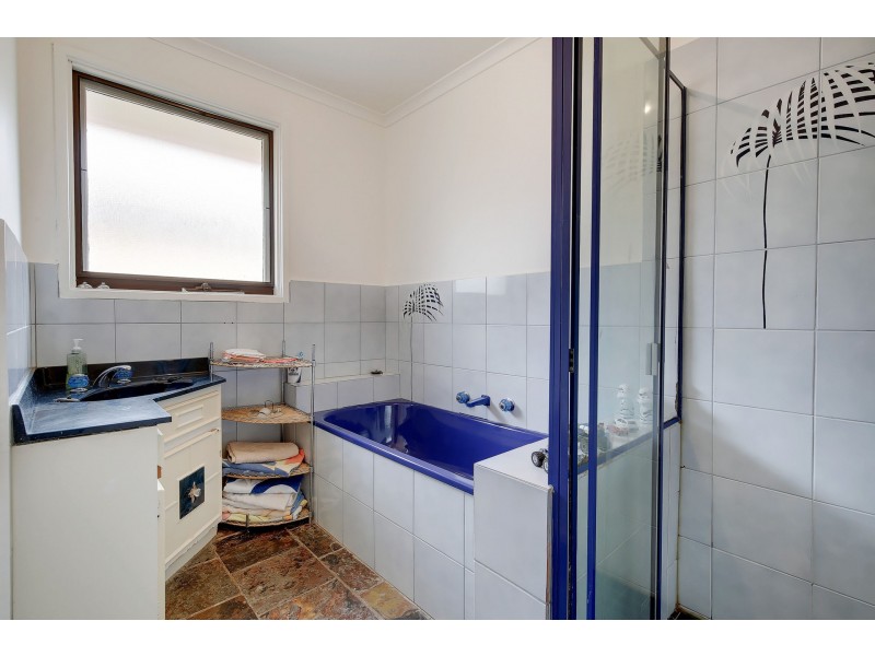 12 Daphne Crescent, Werribee VIC 3030