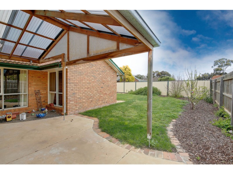 12 Daphne Crescent, Werribee VIC 3030