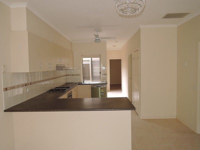 2/20 Anglia Court, Werribee VIC 3030