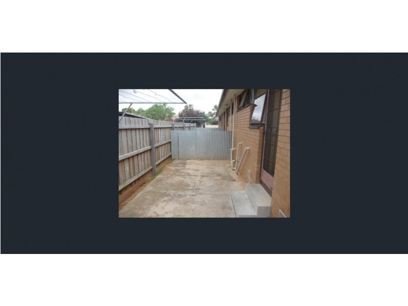 2/25  Mambourin Street, Werribee VIC 3030