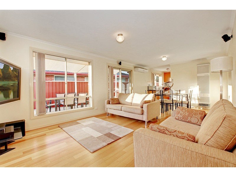 2/94 Rosella Avenue, Werribee VIC 3030