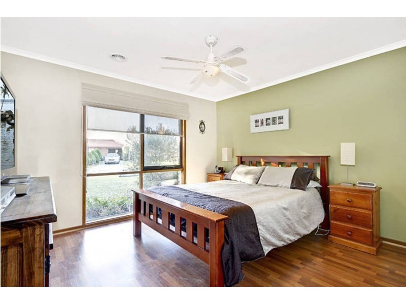9 Moss Close, Hoppers Crossing VIC 3029