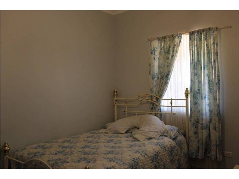 98 Woodward Street, Coolgardie WA 6429
