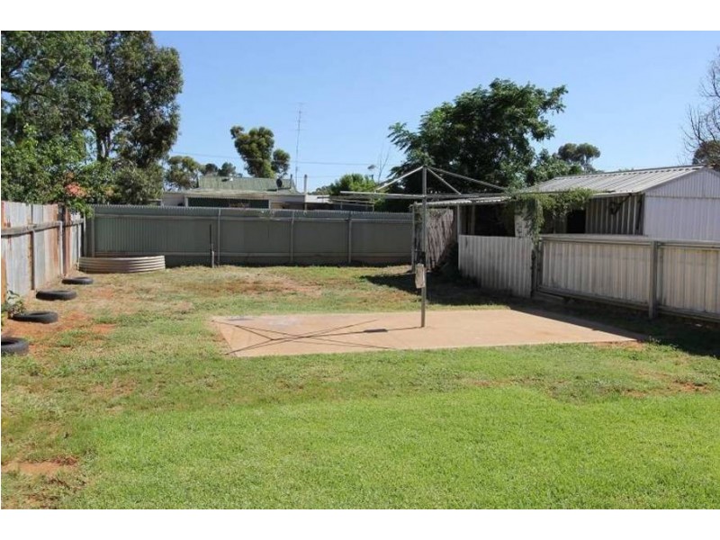 98 Woodward Street, Coolgardie WA 6429