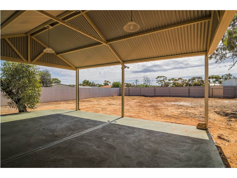 80 Shaw Street, Coolgardie WA 6429