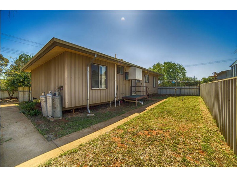 73 King Street, Coolgardie WA 6429