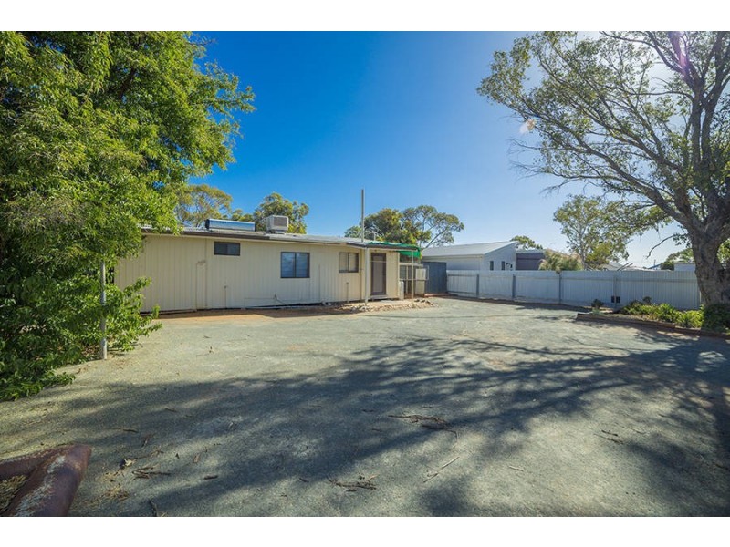 84  Shaw Street, Coolgardie WA 6429