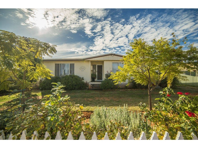 112 Lindsay Street, Coolgardie WA 6429