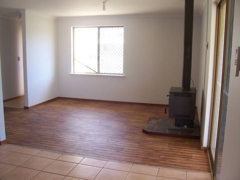 1/33 Sylvester Street, Coolgardie WA 6429