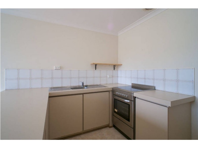 2/33 Sylvester Street, Coolgardie WA 6429