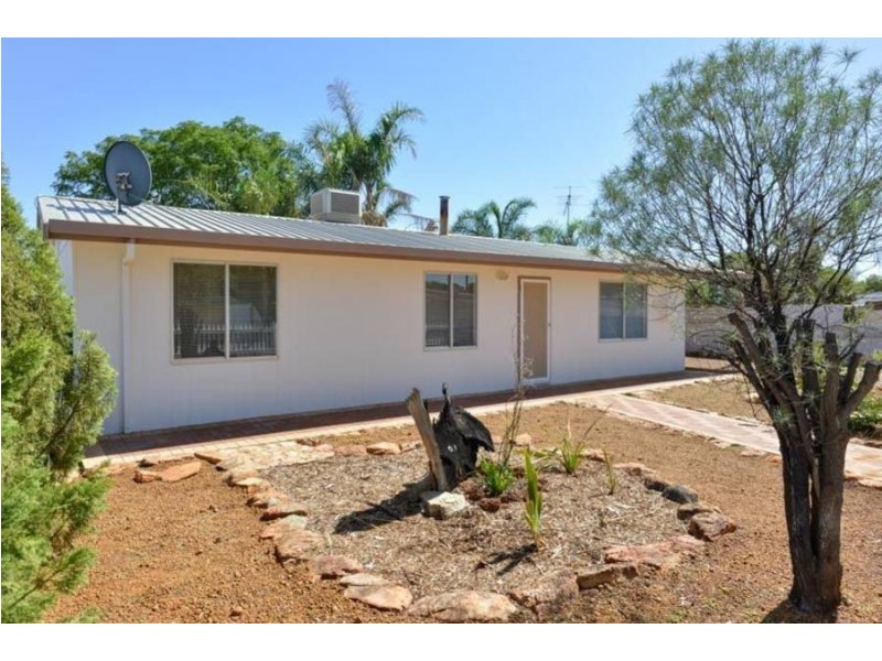 56  Woodward Street, Coolgardie WA 6429