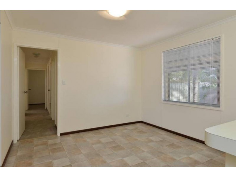 56  Woodward Street, Coolgardie WA 6429
