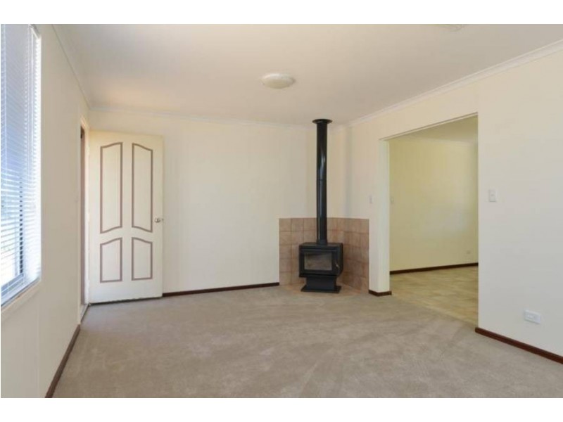 56  Woodward Street, Coolgardie WA 6429