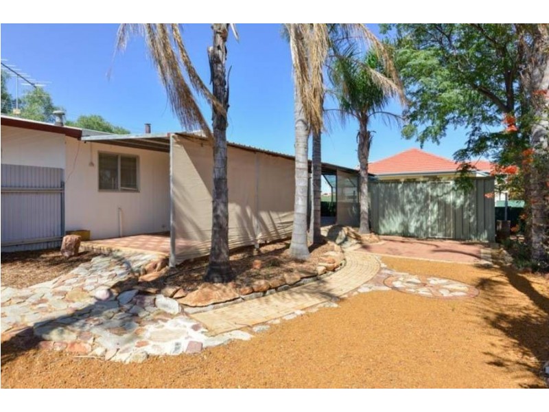56  Woodward Street, Coolgardie WA 6429