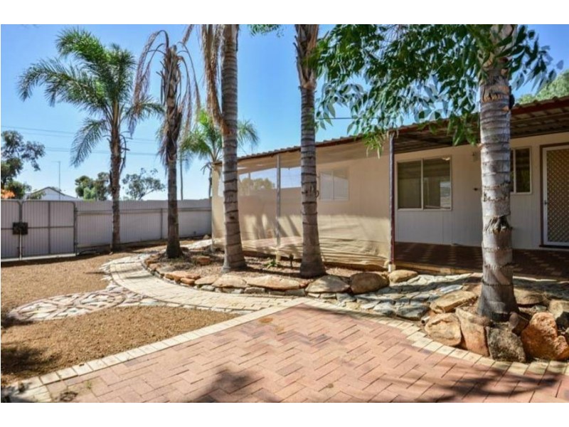 56  Woodward Street, Coolgardie WA 6429