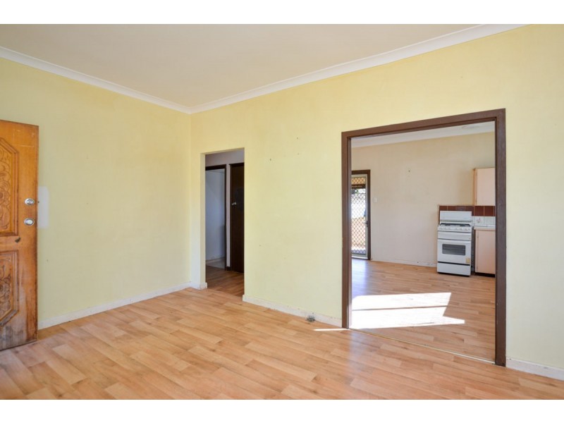 42  Sylvester Street, Coolgardie WA 6429