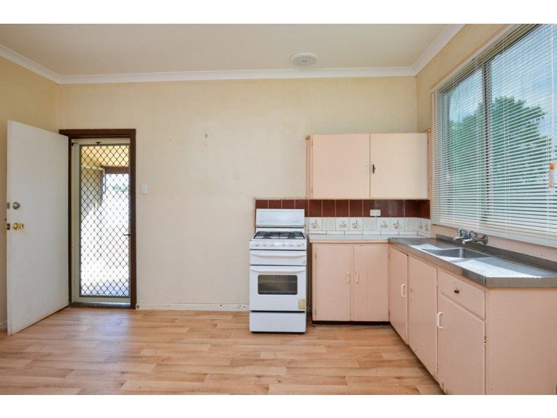 42  Sylvester Street, Coolgardie WA 6429