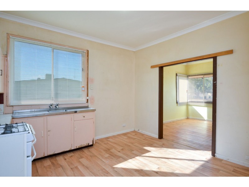 42  Sylvester Street, Coolgardie WA 6429