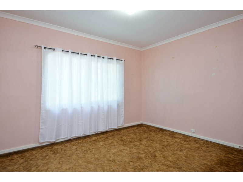 42  Sylvester Street, Coolgardie WA 6429