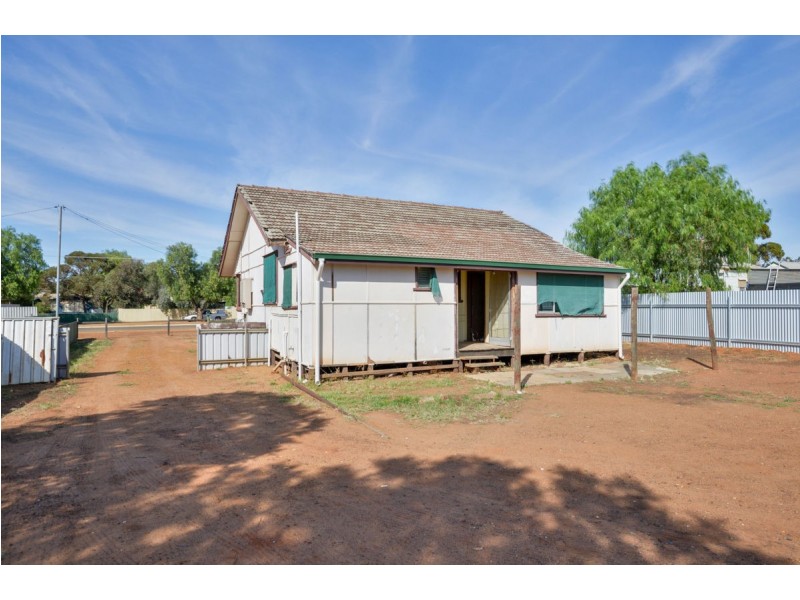 42  Sylvester Street, Coolgardie WA 6429