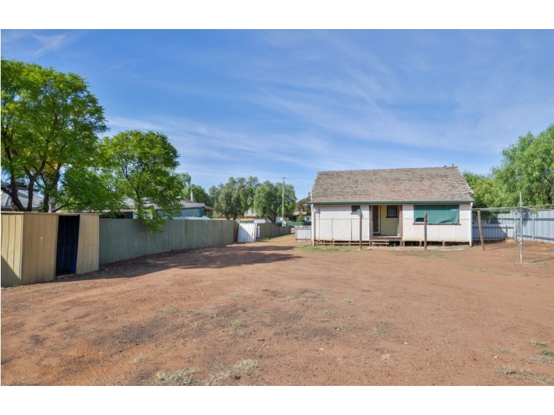 42  Sylvester Street, Coolgardie WA 6429