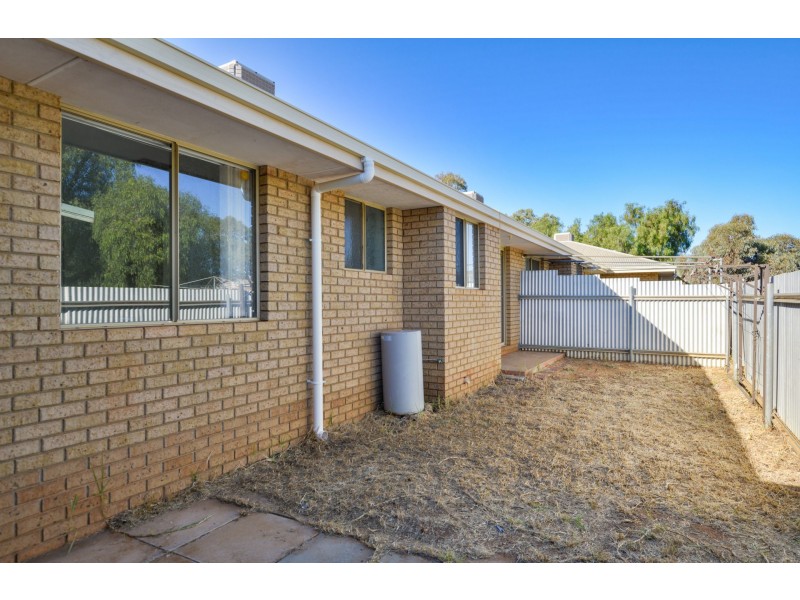 2/37 Sylvester Street, Coolgardie WA 6429