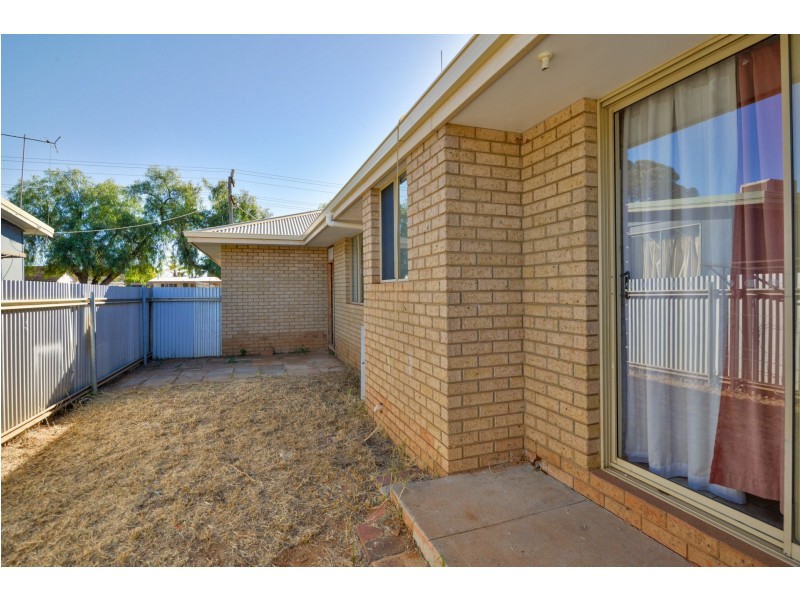 2/37 Sylvester Street, Coolgardie WA 6429