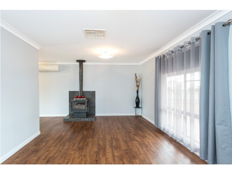 76 Sylvester Street, Coolgardie WA 6429