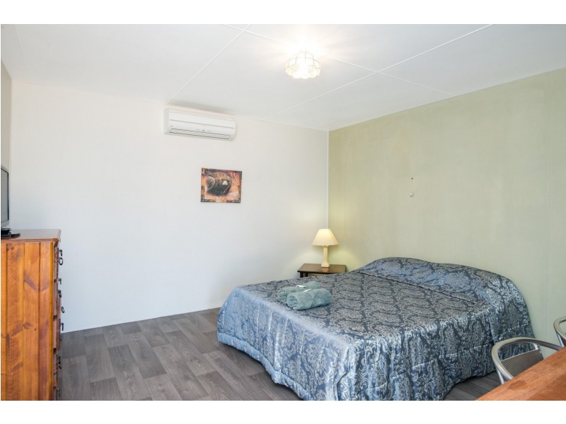 2 Renou Street, Coolgardie WA 6429