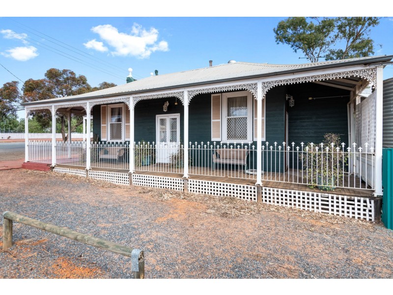 36 Bayley Street, Coolgardie WA 6429