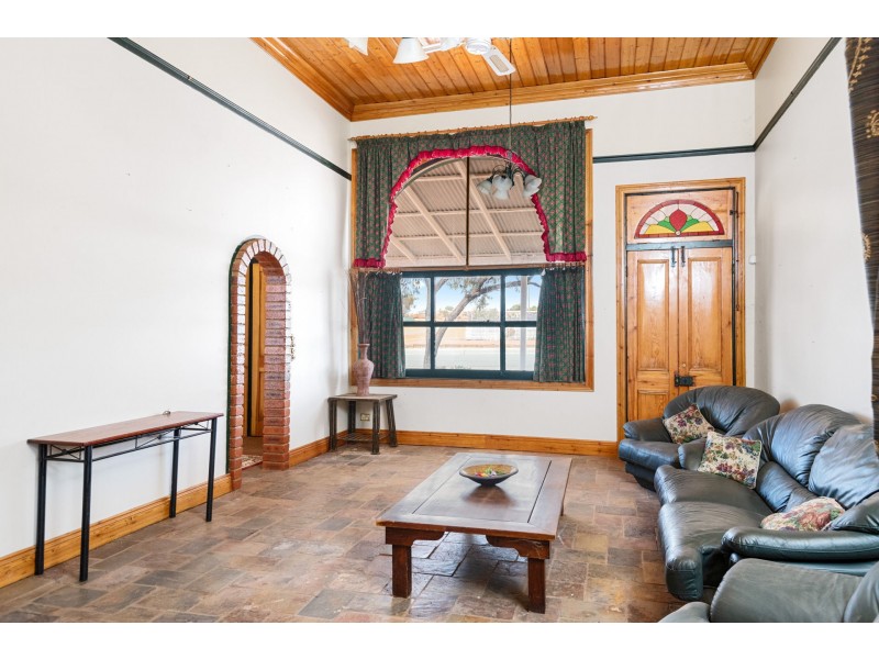 36 Bayley Street, Coolgardie WA 6429