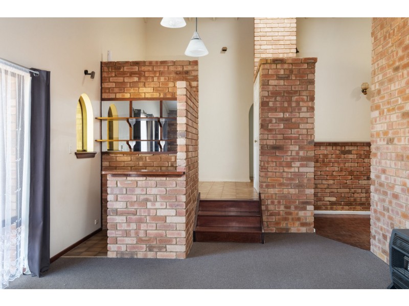 34 Lyall Street, Lamington WA 6430