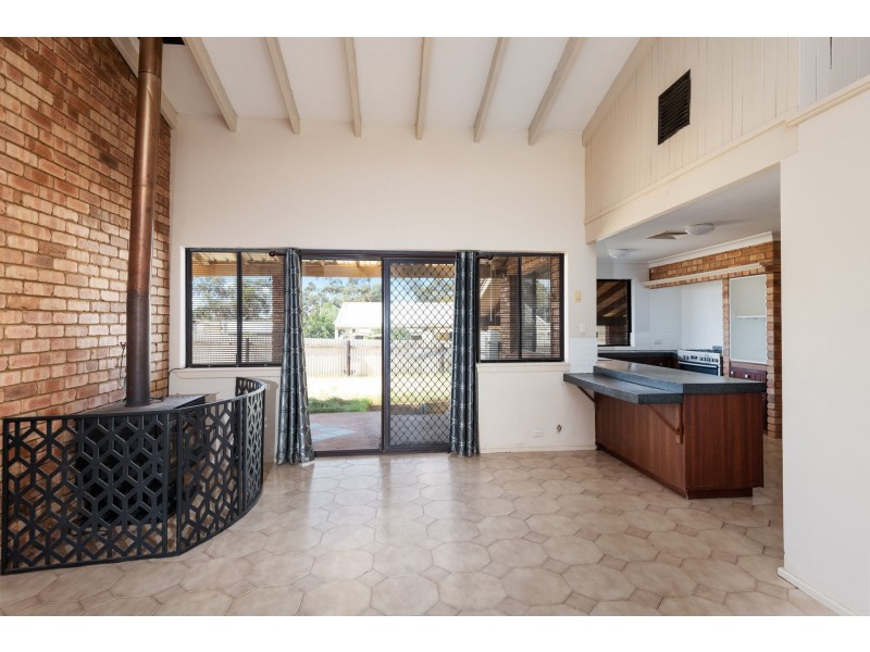 34 Lyall Street, Lamington WA 6430