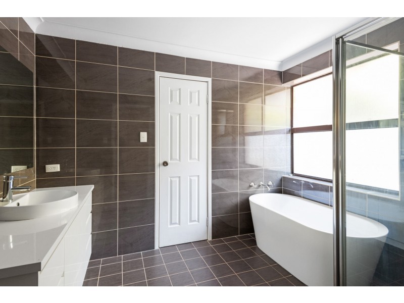 34 Lyall Street, Lamington WA 6430