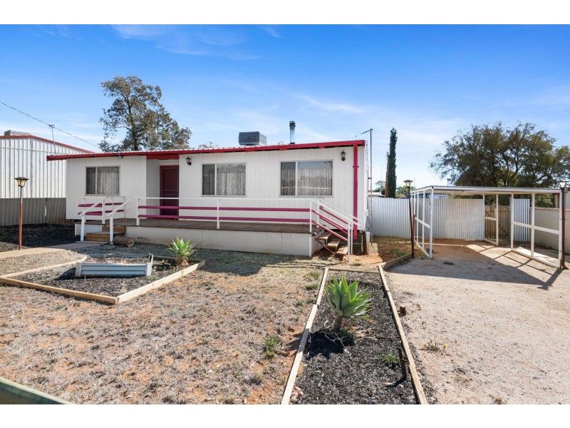 22 Woodward Street, Coolgardie WA 6429