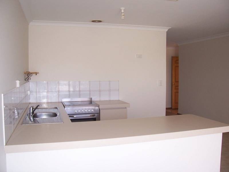 2/33 Sylvester Street, Coolgardie WA 6429