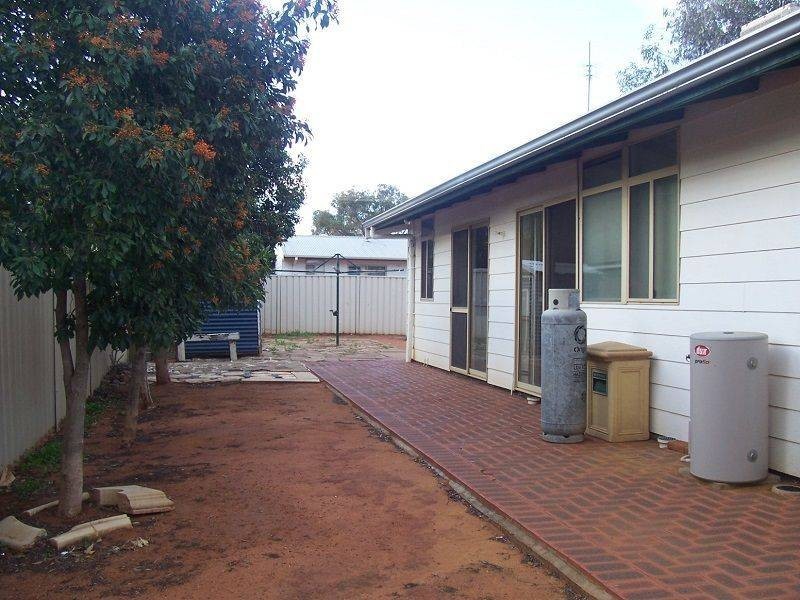 106 Lefroy Street, Coolgardie WA 6429