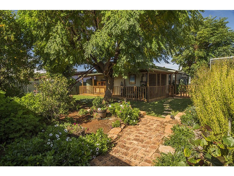 63 Shaw St, Coolgardie WA 6429