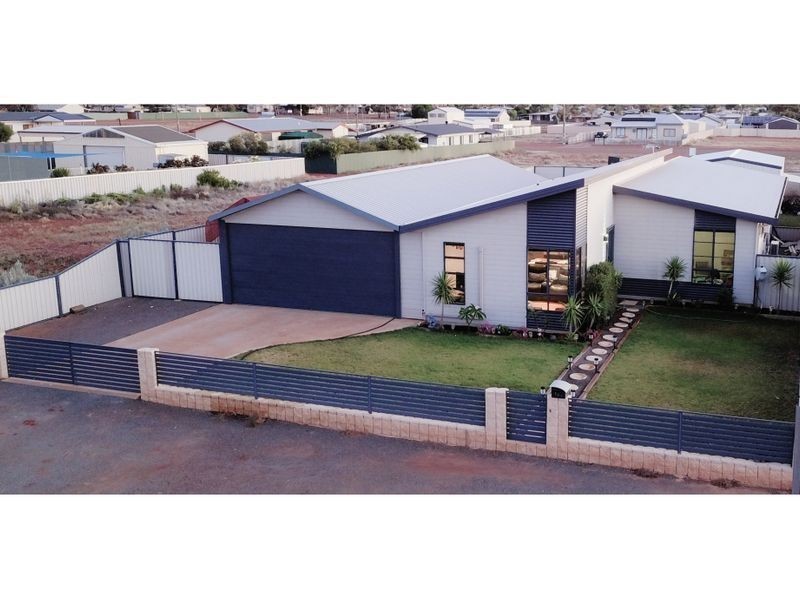 107 MacDonald Street, Coolgardie WA 6429