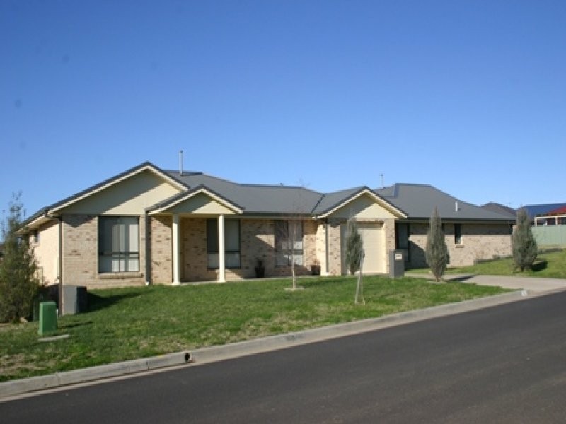 7 McCarron Place and 1 Kendor Place, Orange NSW 2800