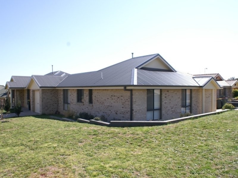 7 McCarron Place and 1 Kendor Place, Orange NSW 2800