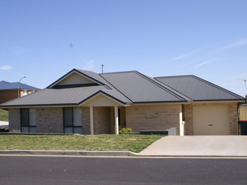 7 McCarron Place and 1 Kendor Place, Orange NSW 2800