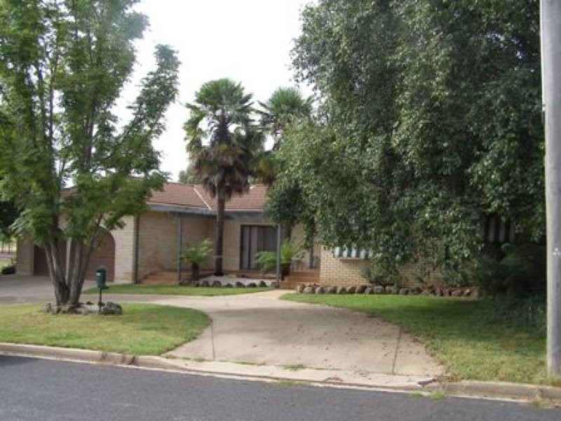 12 Barcelona Way, Orange NSW 2800