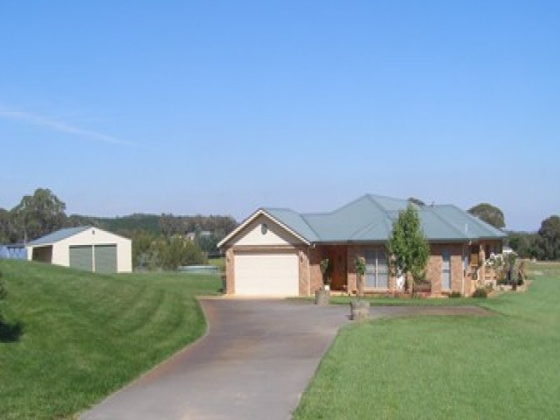 15 The Waterway, Lewis Ponds NSW 2800