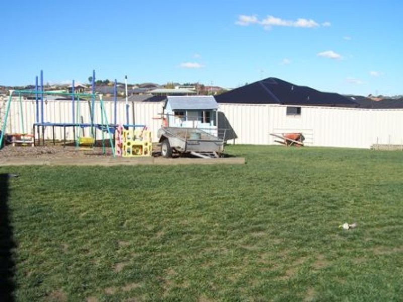 10 Botanic Way, Orange NSW 2800